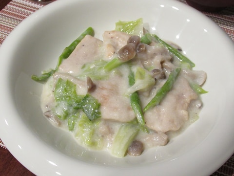 鶏むね肉と白菜のミルク煮